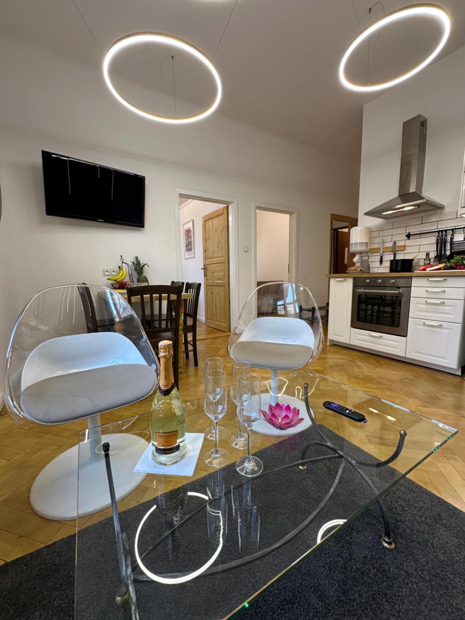 Karlin Oasis 2-Bedroom Apartment Prag Eksteriør billede